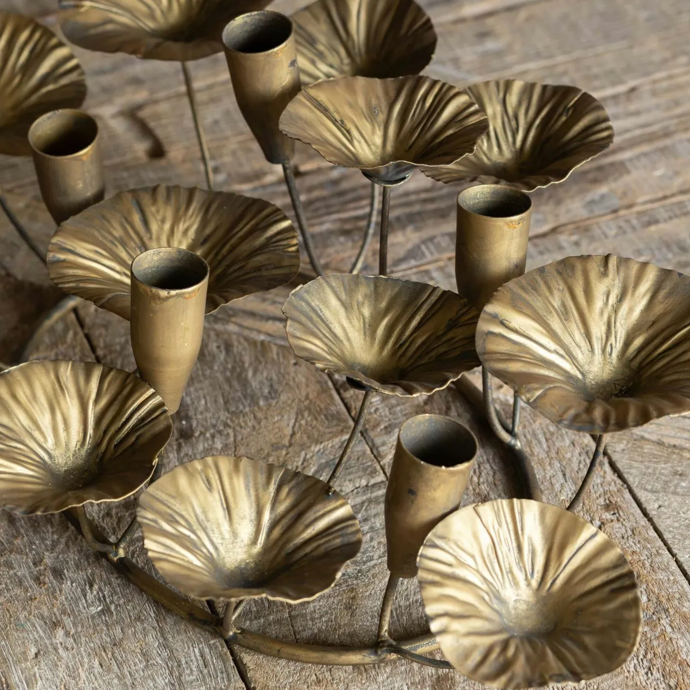 Graham & Green Candle Holders & Candles<Antique Brass Leaves Candle Holder