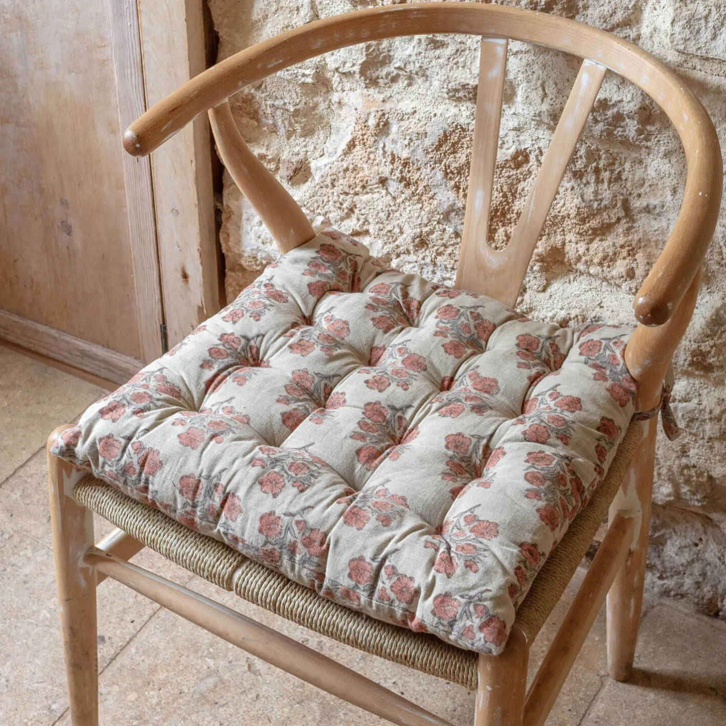 Graham & Green Seat Pads & Bed Rolls|Seat Pads & Bed Rolls<Antiqued Floral Block Printed Seat Pads