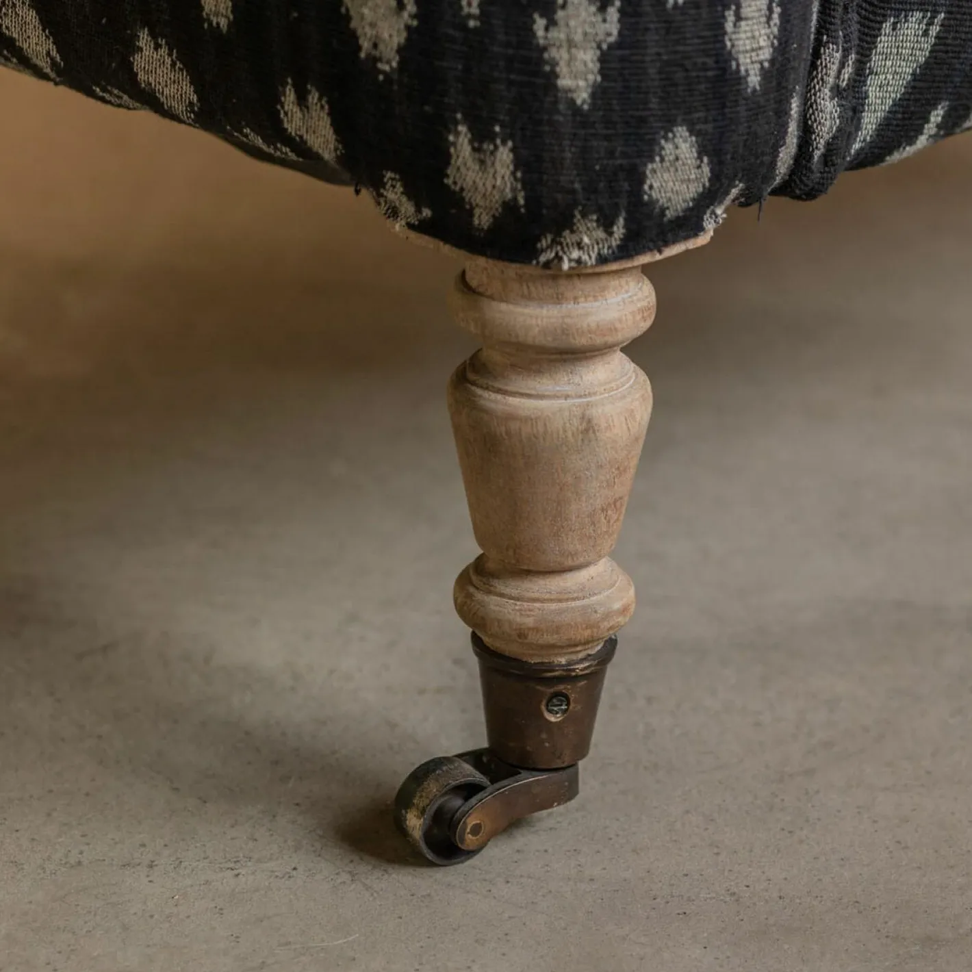 Graham & Green Armchairs<Avree Black Ikat Armchair