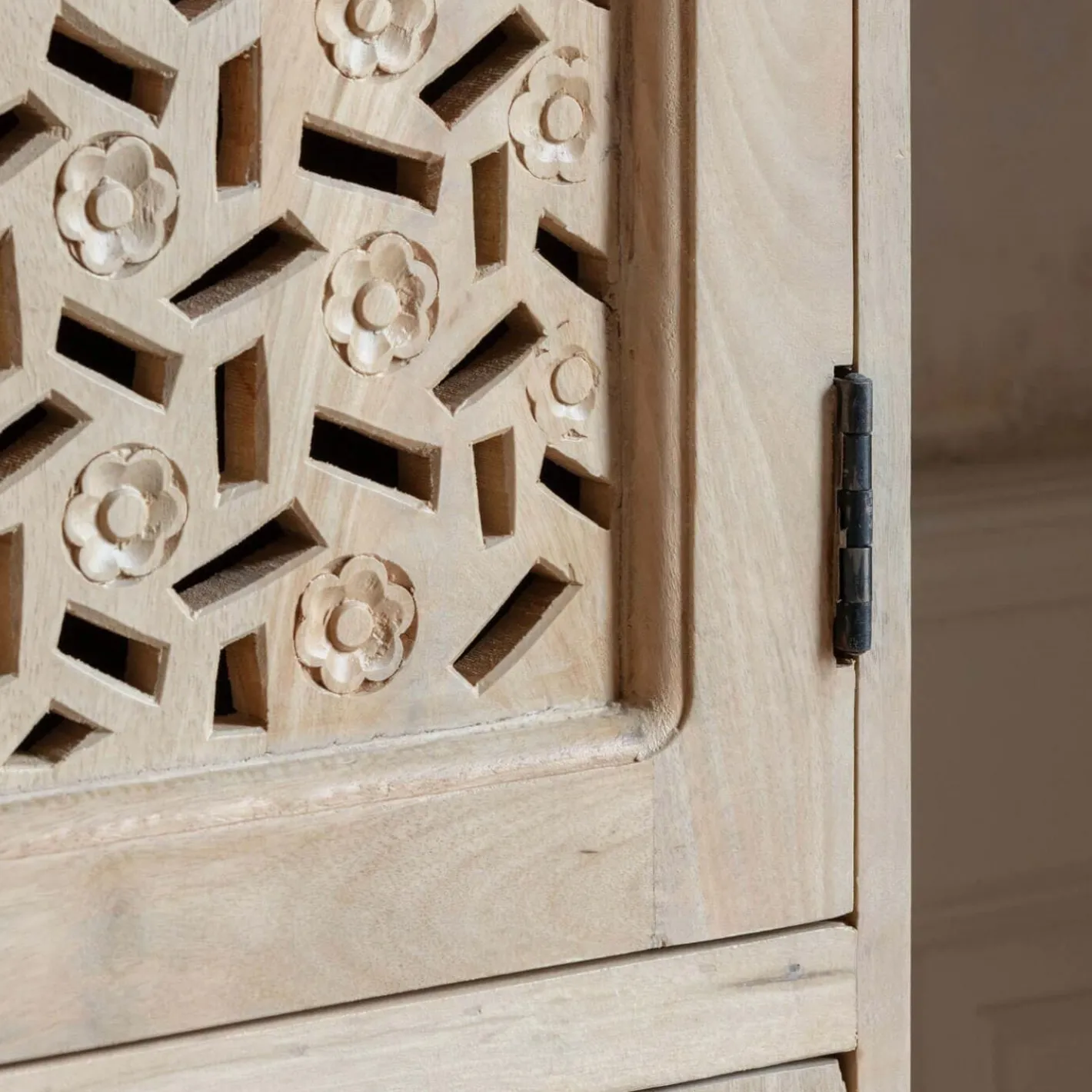 Graham & Green Cabinets & Cupboards<Azalea Four Door Cupboard