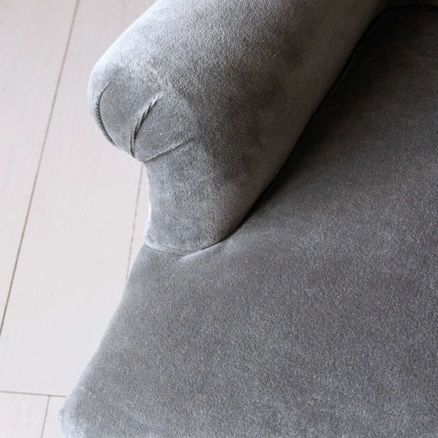 Graham & Green Armchairs<Bella Grey Velvet Armchair