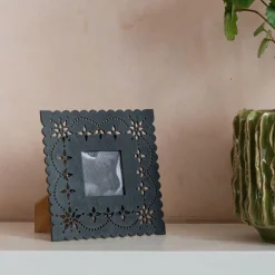 Graham & Green Photo Frames<Black Scalloped Square Photo Frame