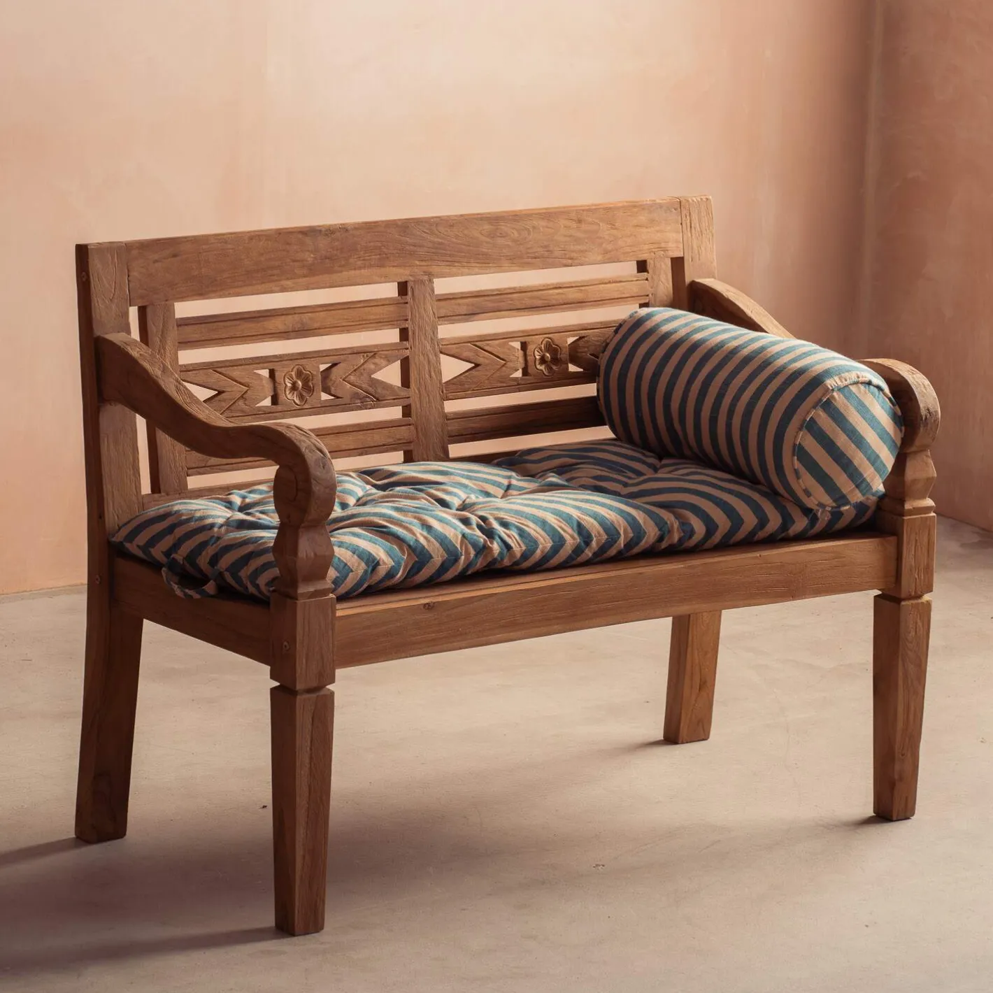 Graham & Green Seat Pads & Bed Rolls|Seat Pads & Bed Rolls<Blue Candy Stripe Bench Seat Pad