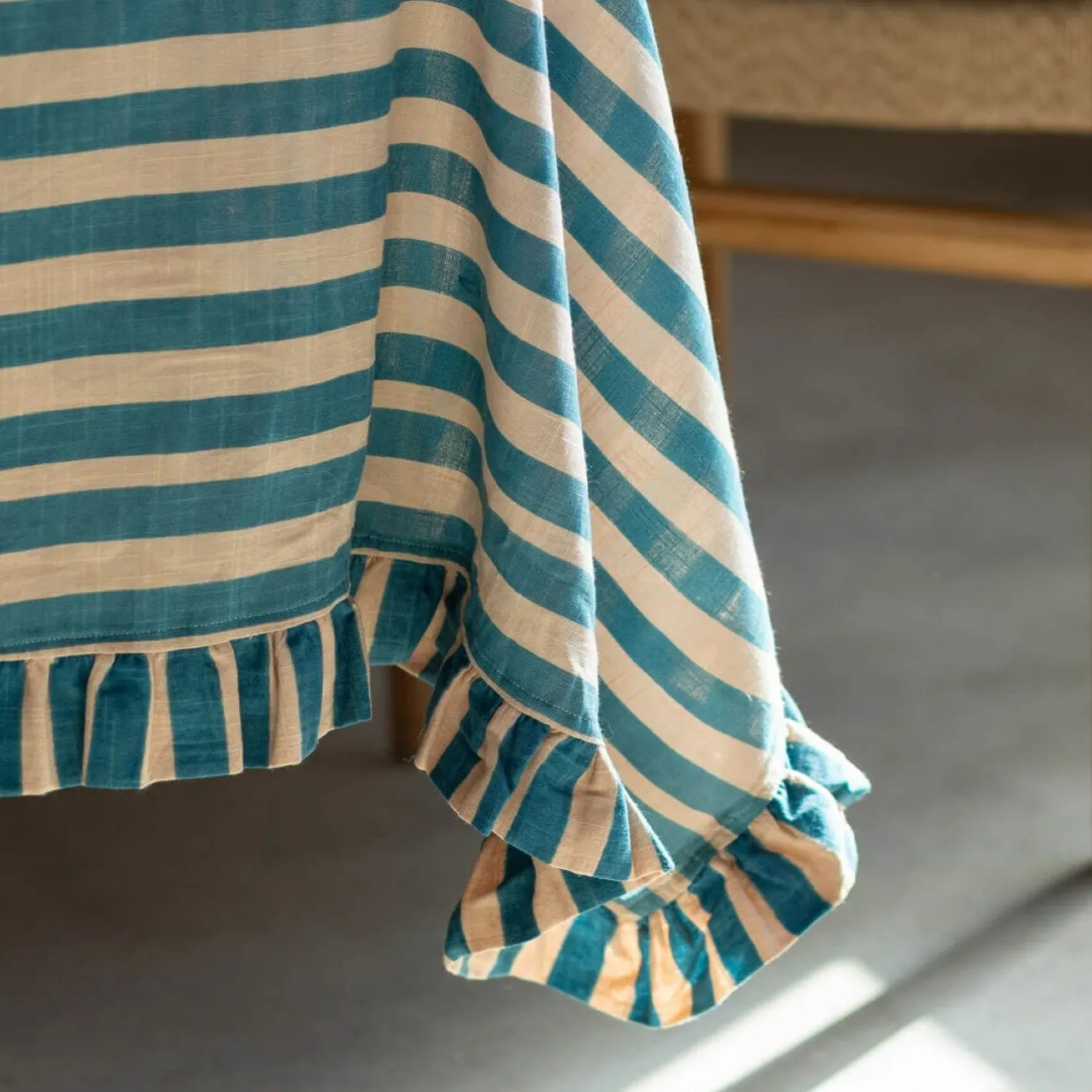 Graham & Green Outdoor Dining|Table Cloths & Napkins<Blue Candy Stripe Frill Tablecloths