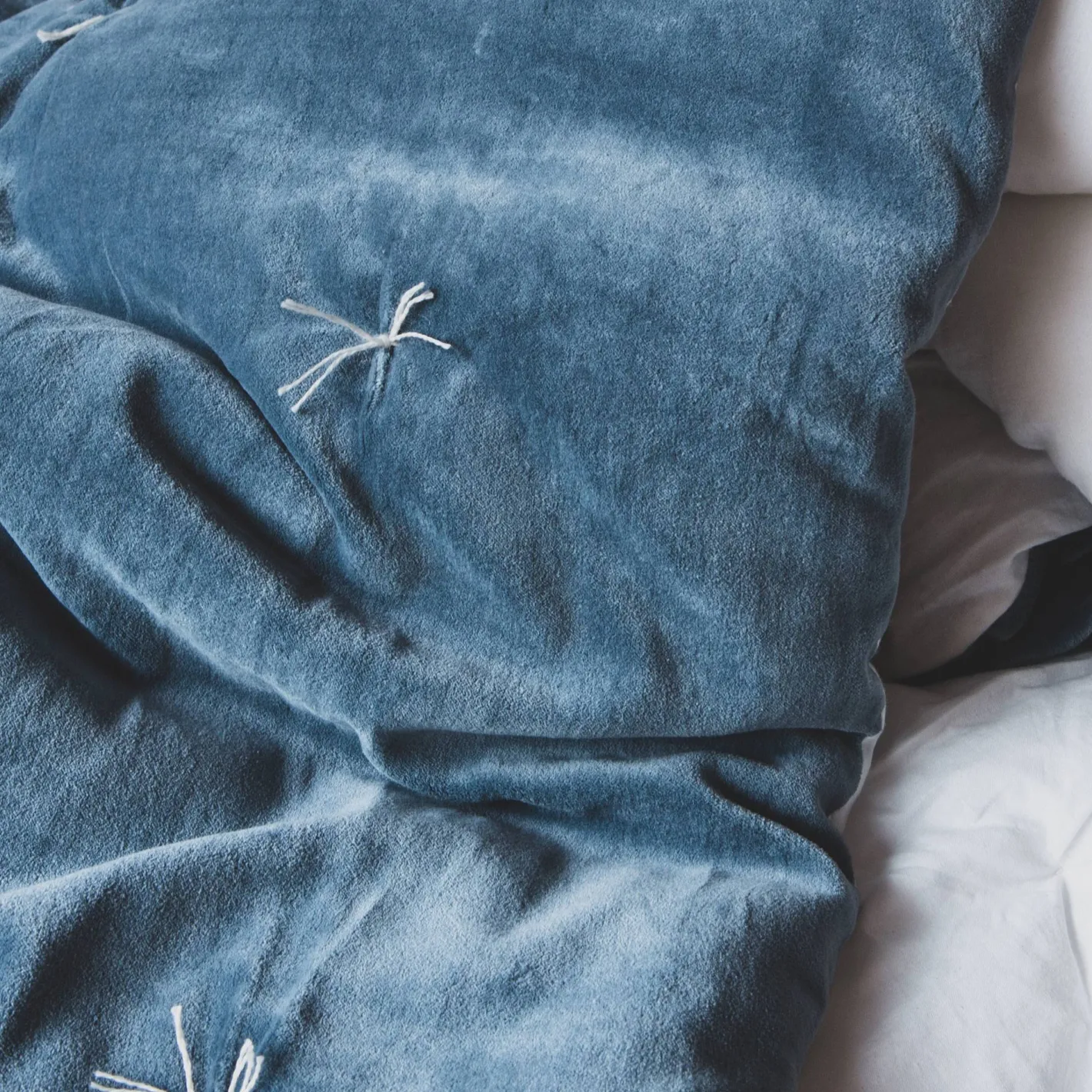 Graham & Green Quilts & Bedding<Blue Velvet Pebble Quilts