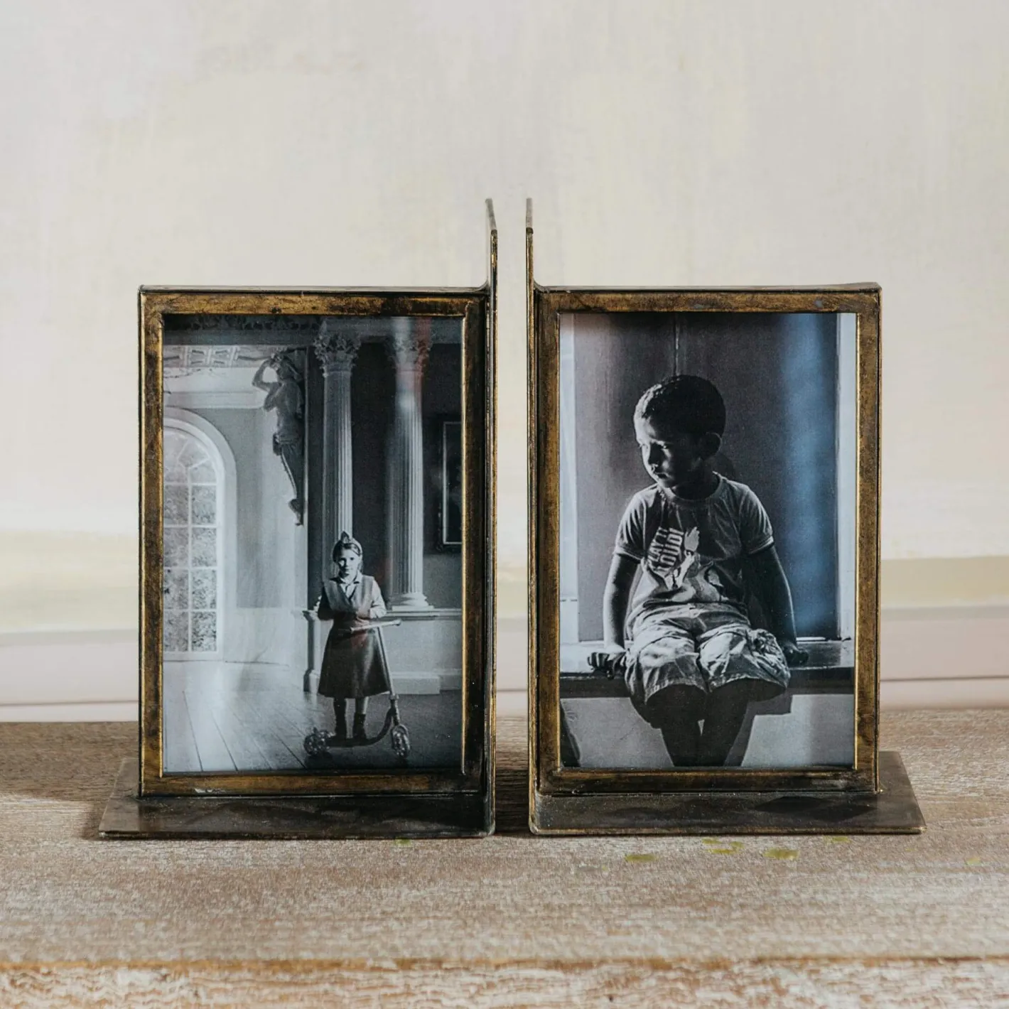Graham & Green Bookends & Paperweights<Bronzed Photo Frame Bookends