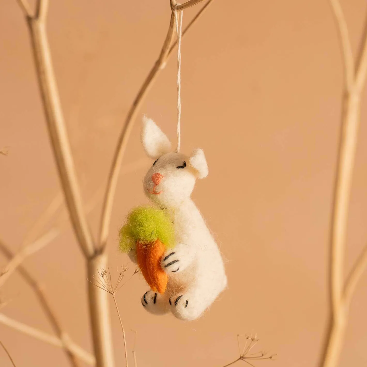 Graham & Green Decorative Accessories<Bunny with a Carrot Hanging Decoration