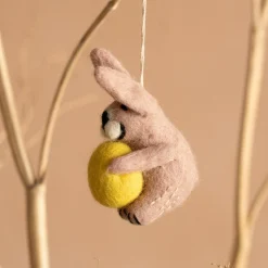 Graham & Green Decorative Accessories<Bunny with an Egg Hanging Decoration