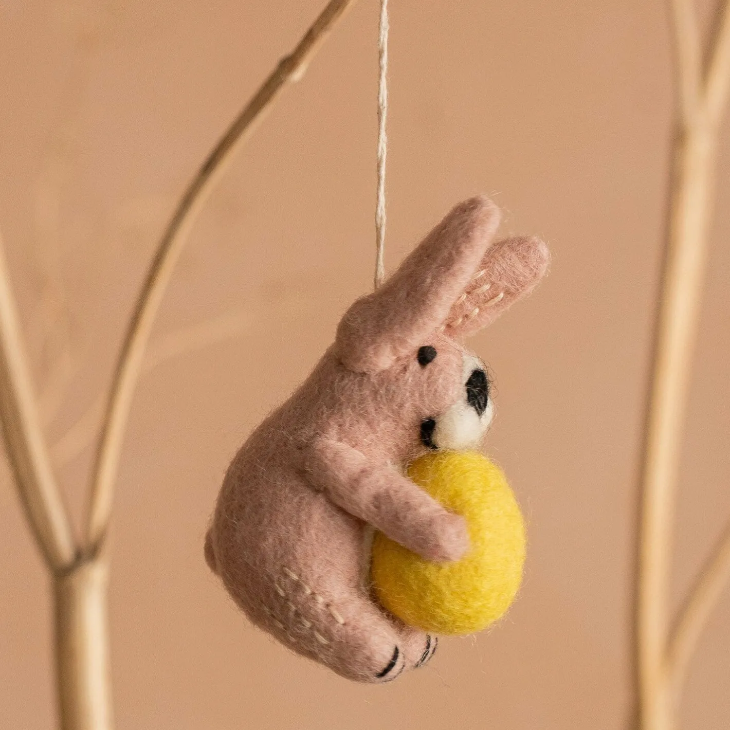 Graham & Green Decorative Accessories<Bunny with an Egg Hanging Decoration