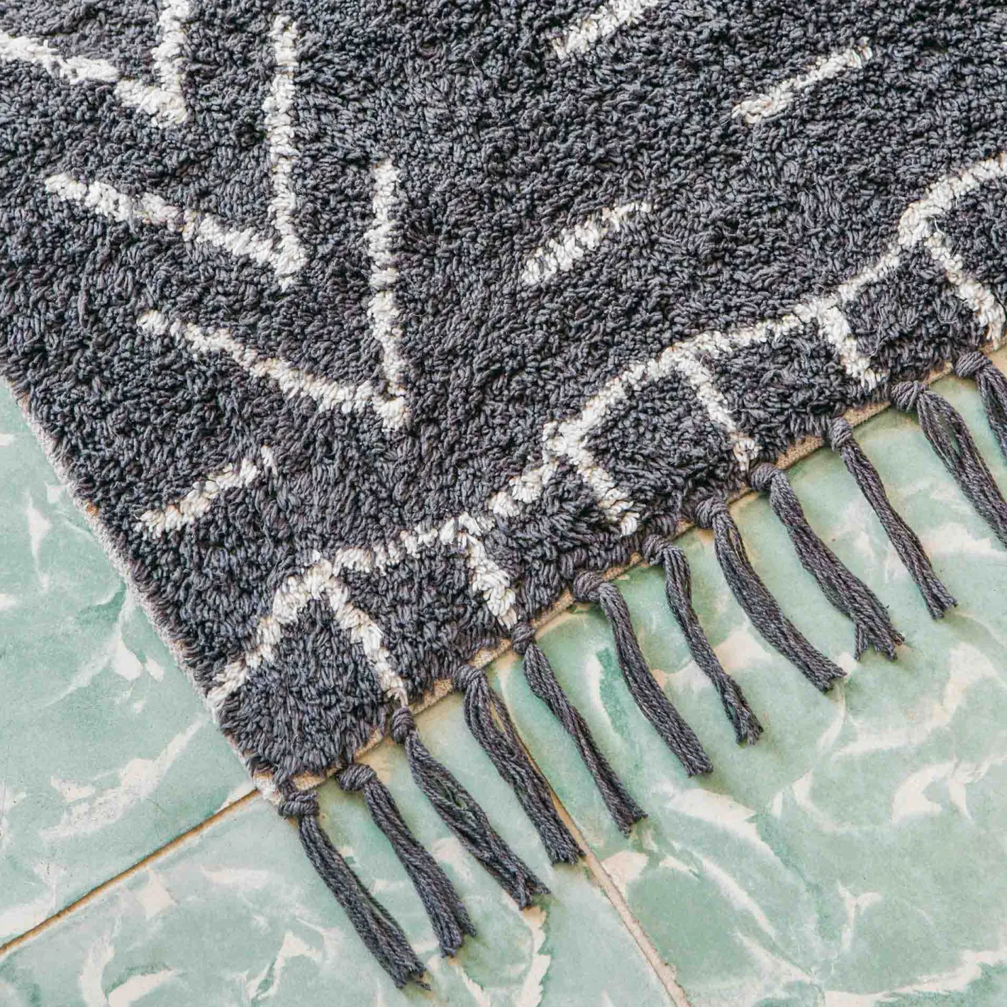 Graham & Green Bath Mats|Bath Mats<Charcoal and White Chevron Bath Mat