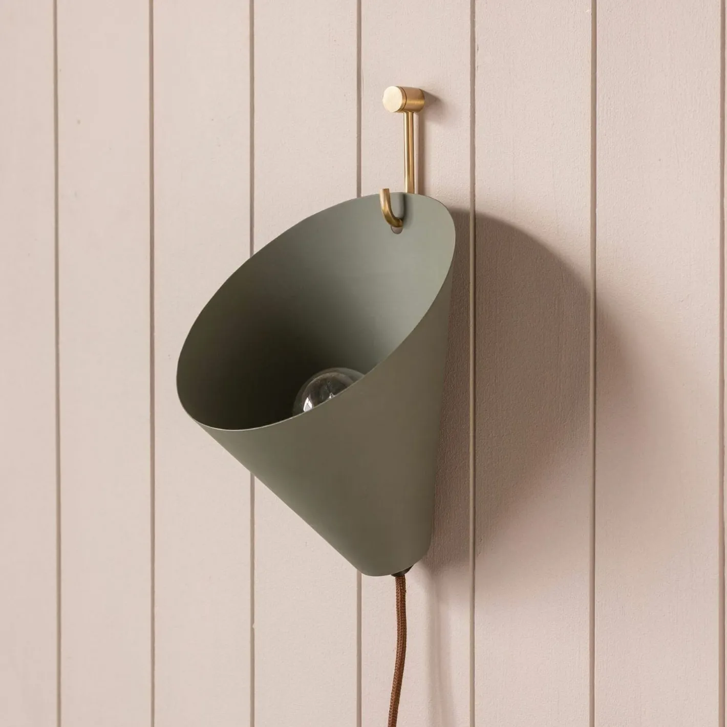 Graham & Green Wall Lights & Sconces<Chilton Lichen Green Wall Light