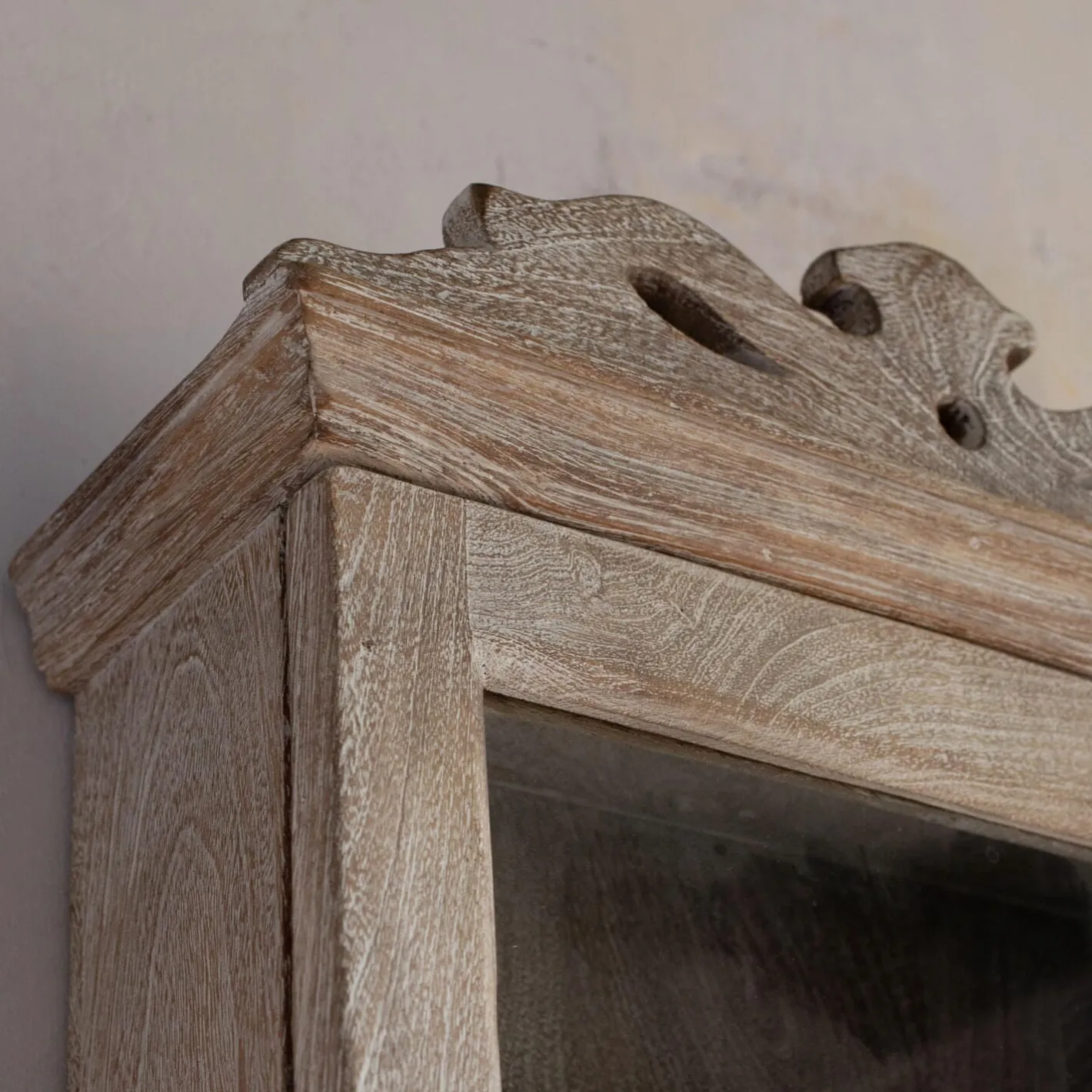Graham & Green Cabinets & Cupboards|Shelves & Bookcases<Clara Natural Showcase Cabinet