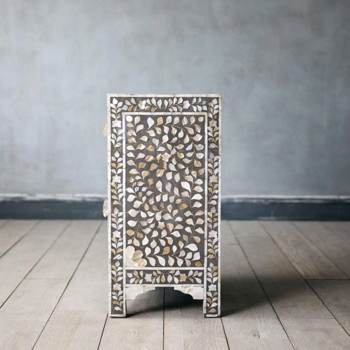 Graham & Green Bedside Tables<Classic Grey Mother of Pearl Bedside Table