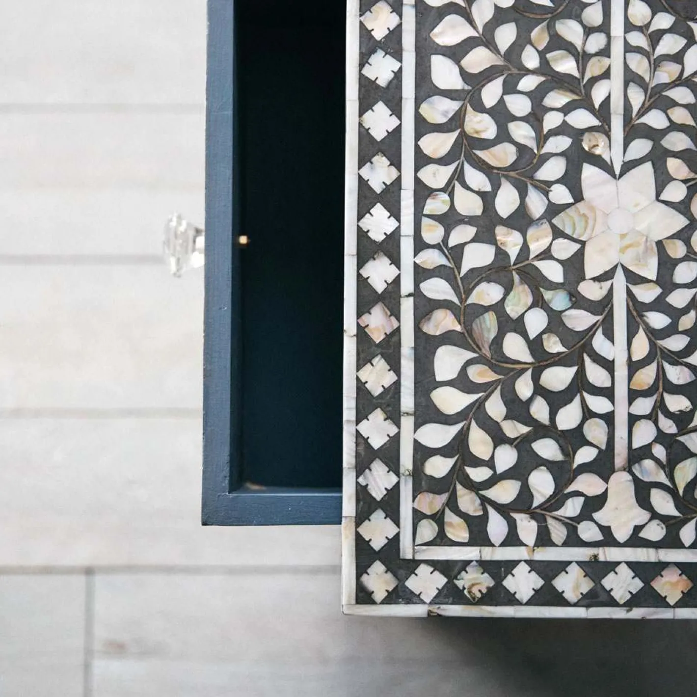 Graham & Green Bedside Tables<Classic Grey Mother of Pearl Bedside Table