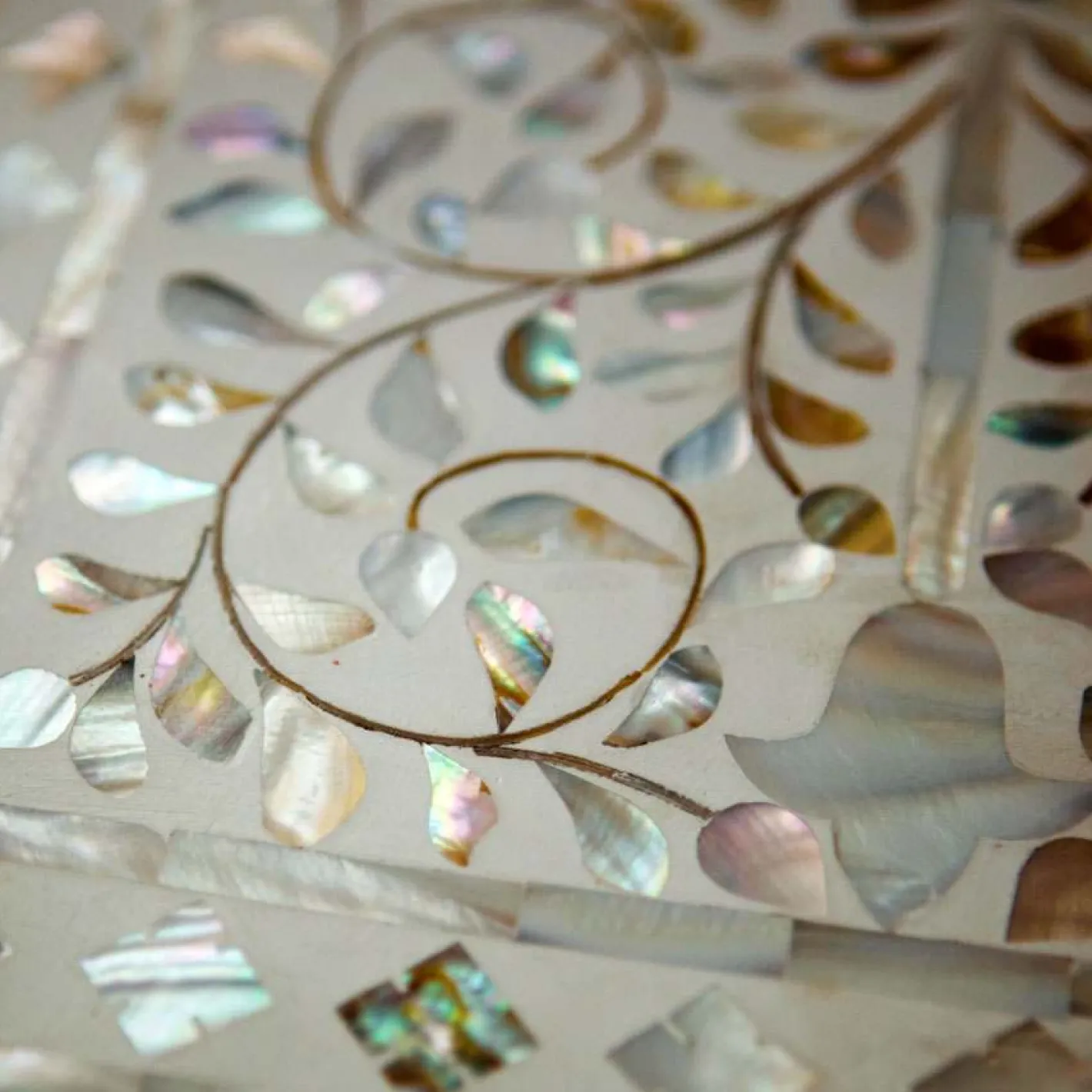 Graham & Green Bedside Tables<Classic White Mother of Pearl Bedside Table