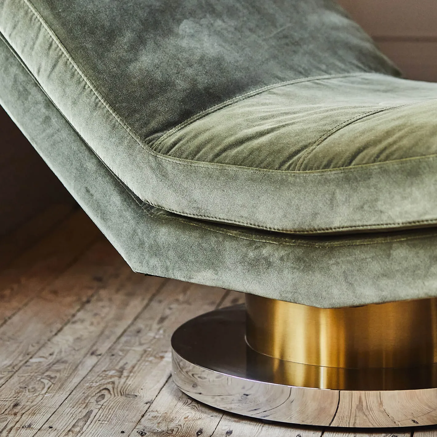 Graham & Green Cocktail Chairs<Corinne Green Velvet Chaise