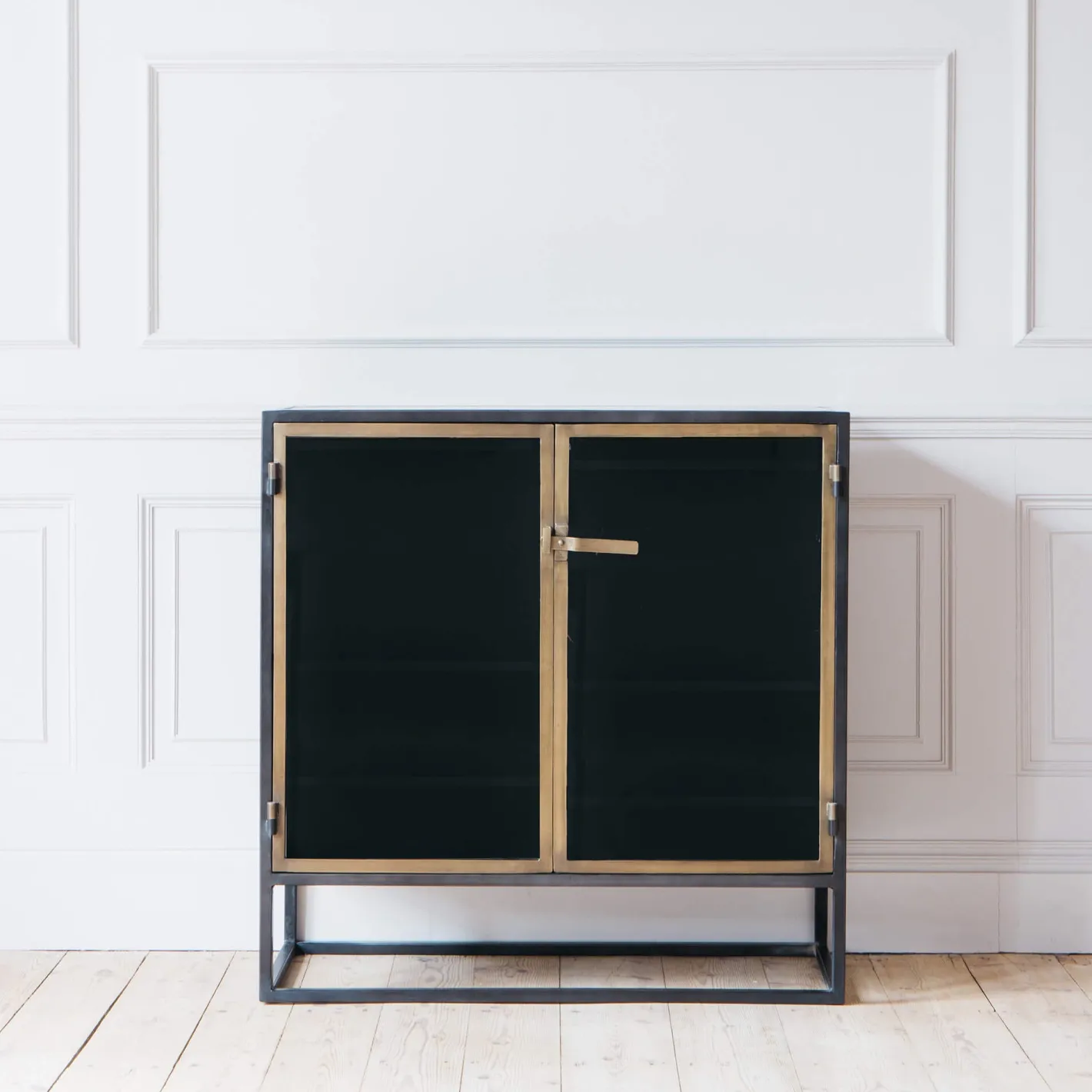 Graham & Green Cabinets & Cupboards<Dexter Small Glass Display Cabinet