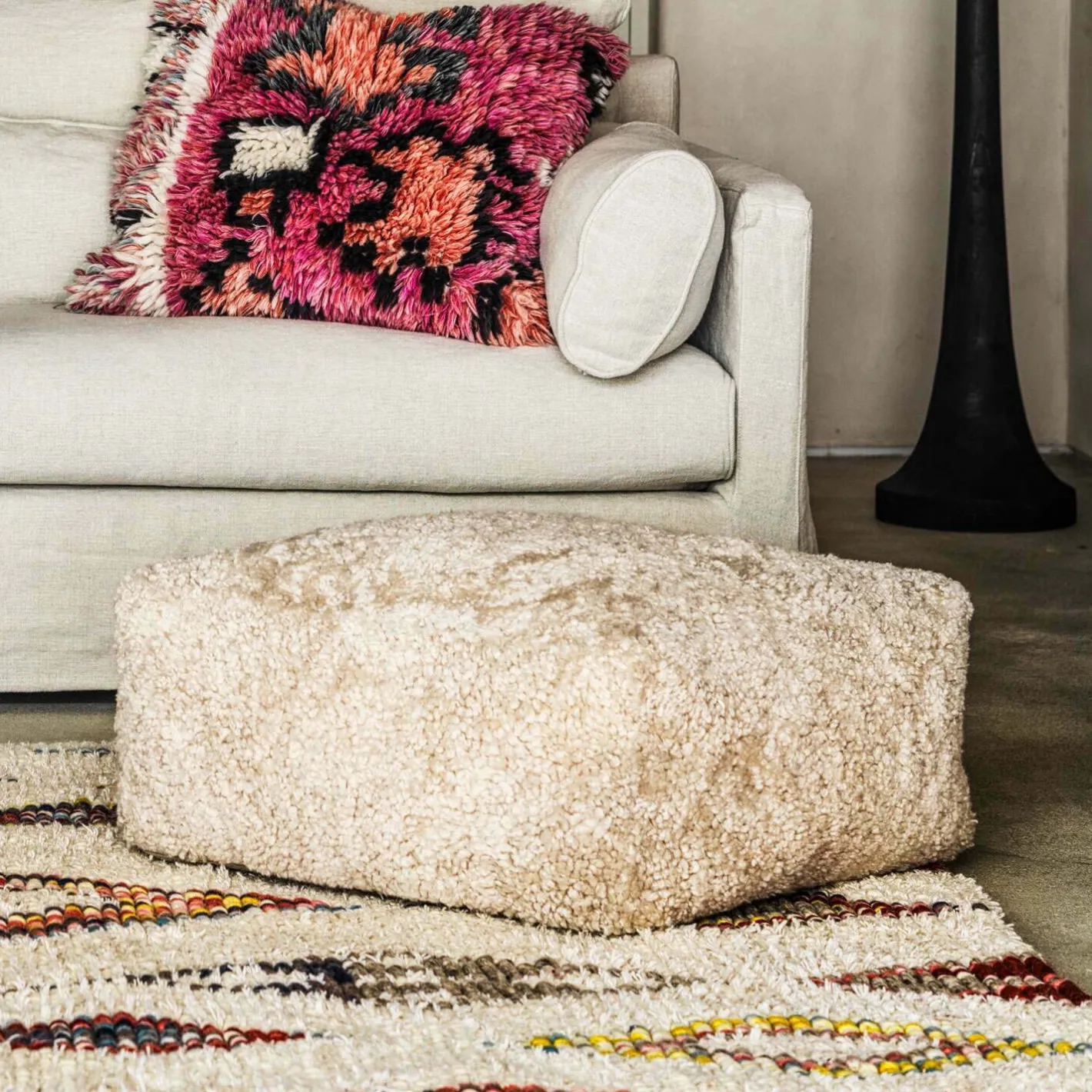 Graham & Green Pouffes & Beanbags|Pouffes & Bean Bags<Eggshell Curly Sheepskin Pouffe