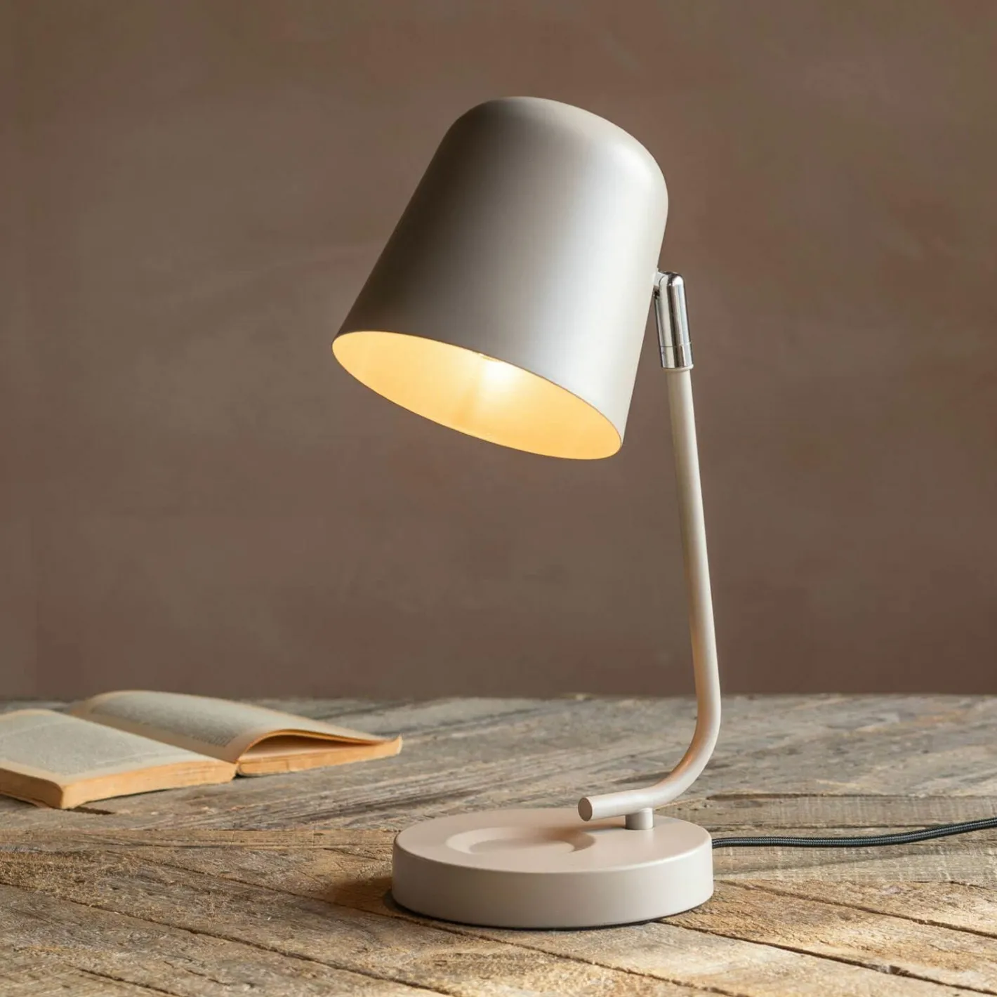 Graham & Green Table Lamps<Grey Angled Table Lamp
