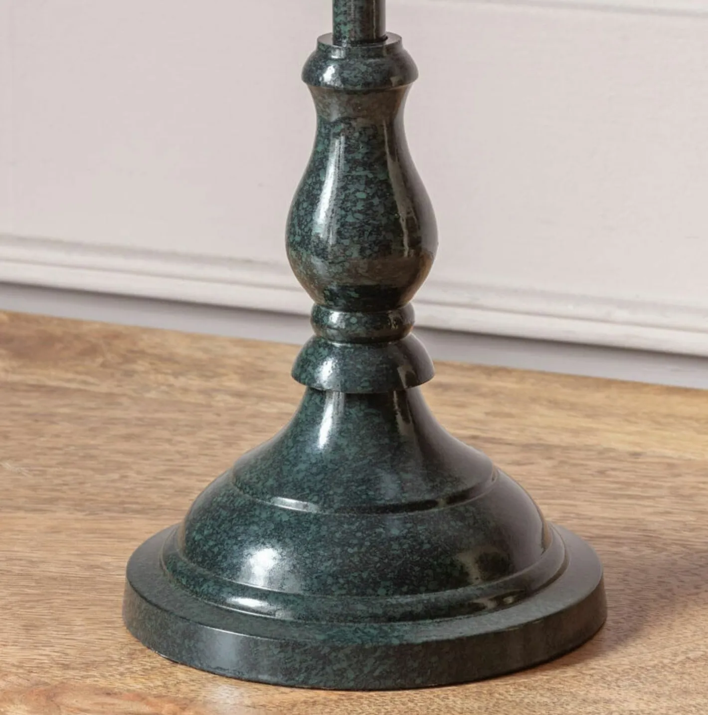 Graham & Green Table Lamps<Iris Table Lamp with Blue Scalloped Shade