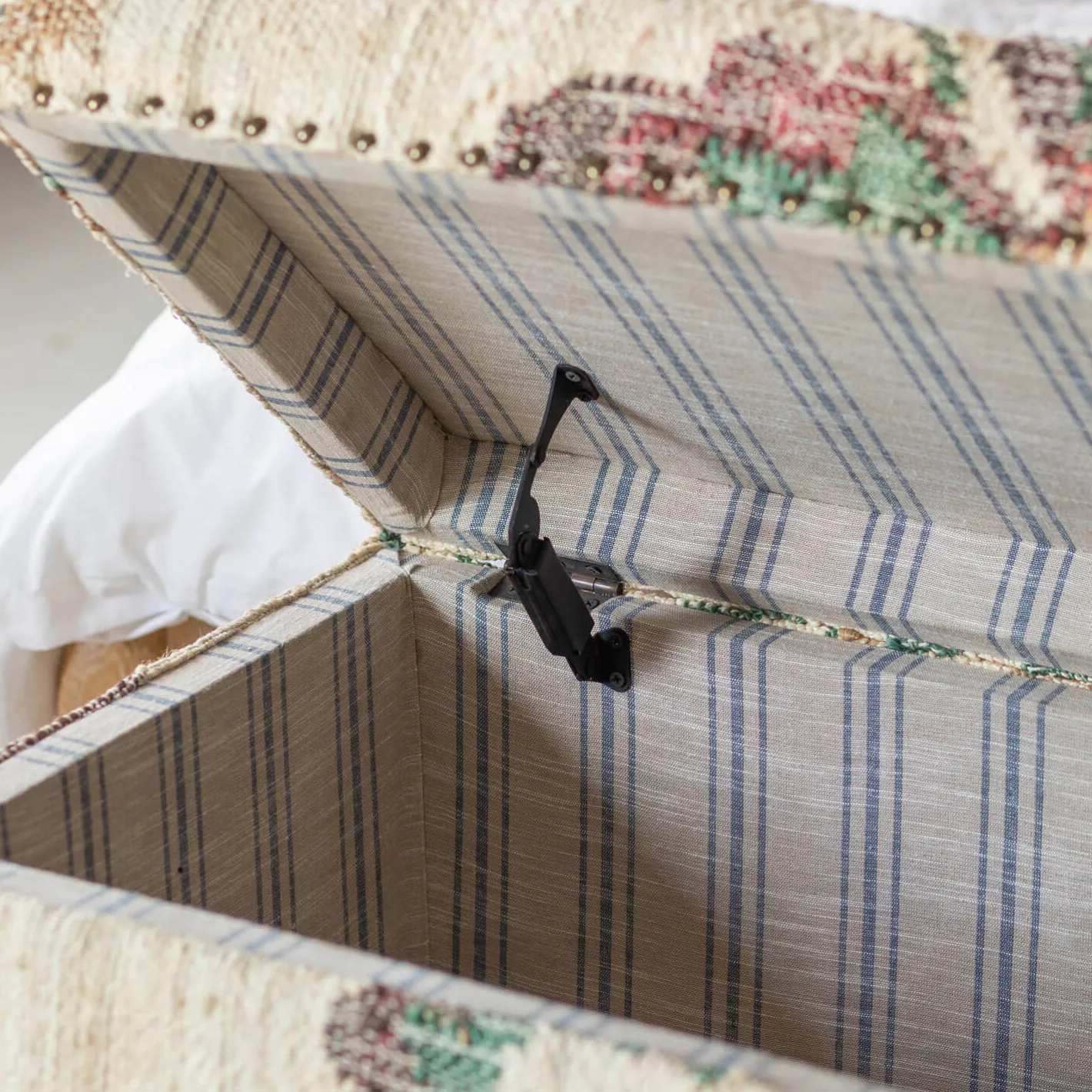 Graham & Green Benches & Ottomans|Ottomans & Benches<June Jute Floral Blanket Box