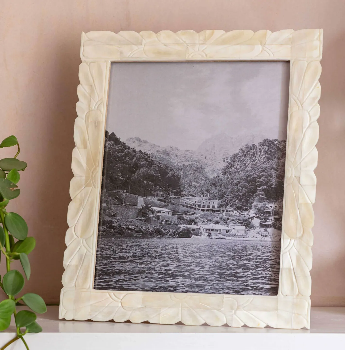 Graham & Green Photo Frames<Large Floral Carved Photo Frame