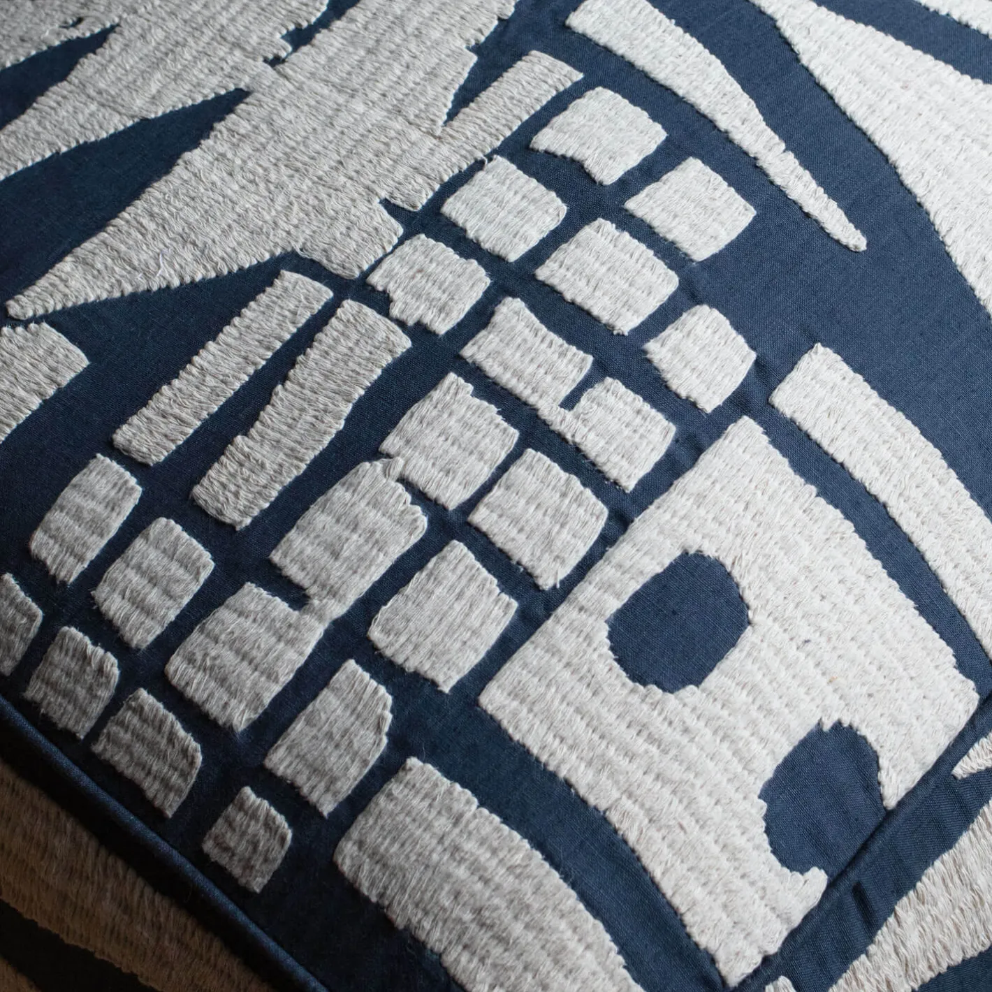 Graham & Green Pouffes & Beanbags|Pouffes & Bean Bags<Lilou Abstract Navy Linen Pouffe