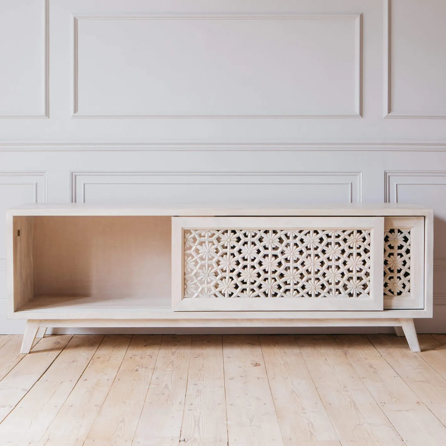 Graham & Green Sideboards & Tv Stands<Momoka Hand-Carved Sideboard with Sliding Doors
