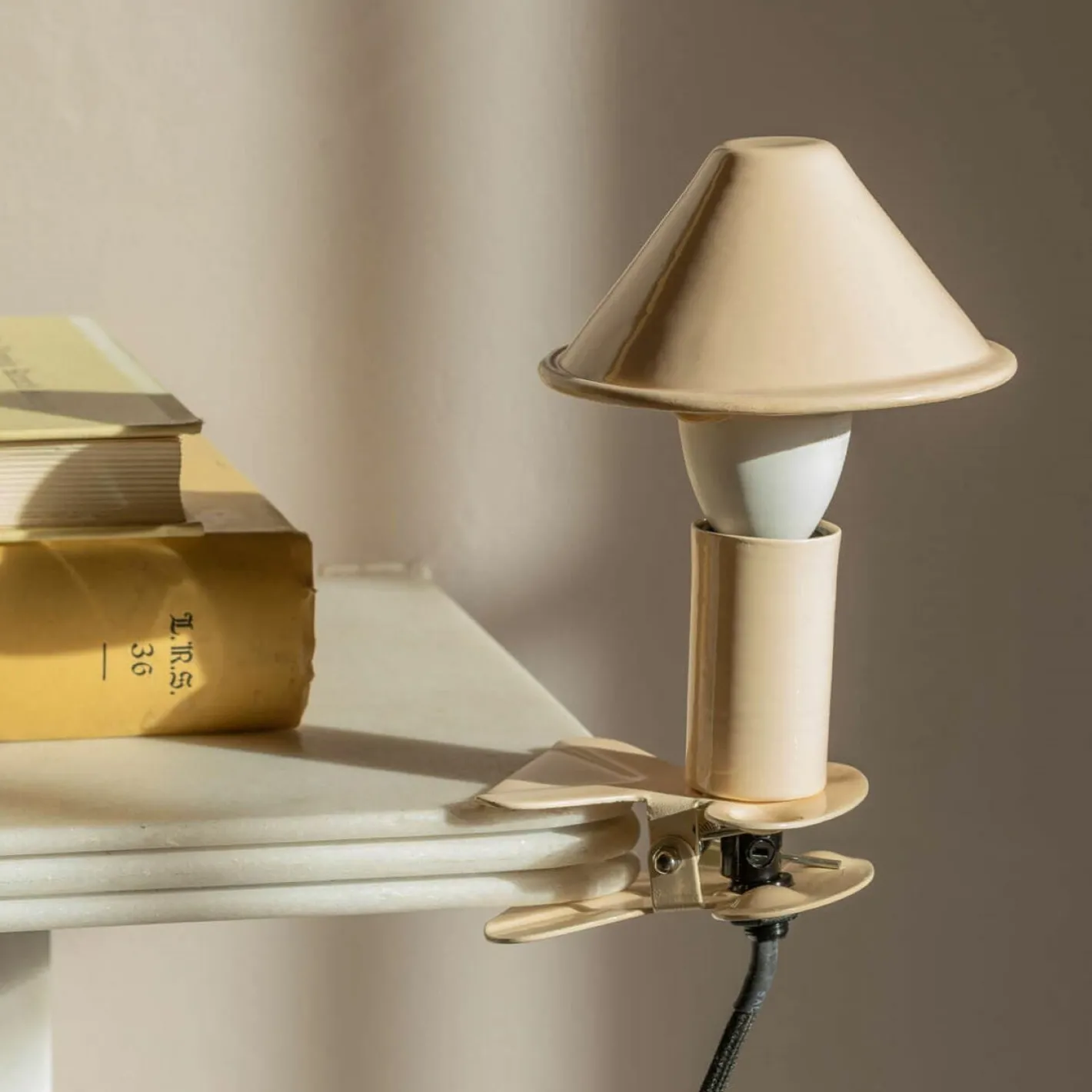 Graham & Green Table Lamps<Nude Enamel Mushroom Clip Lamp