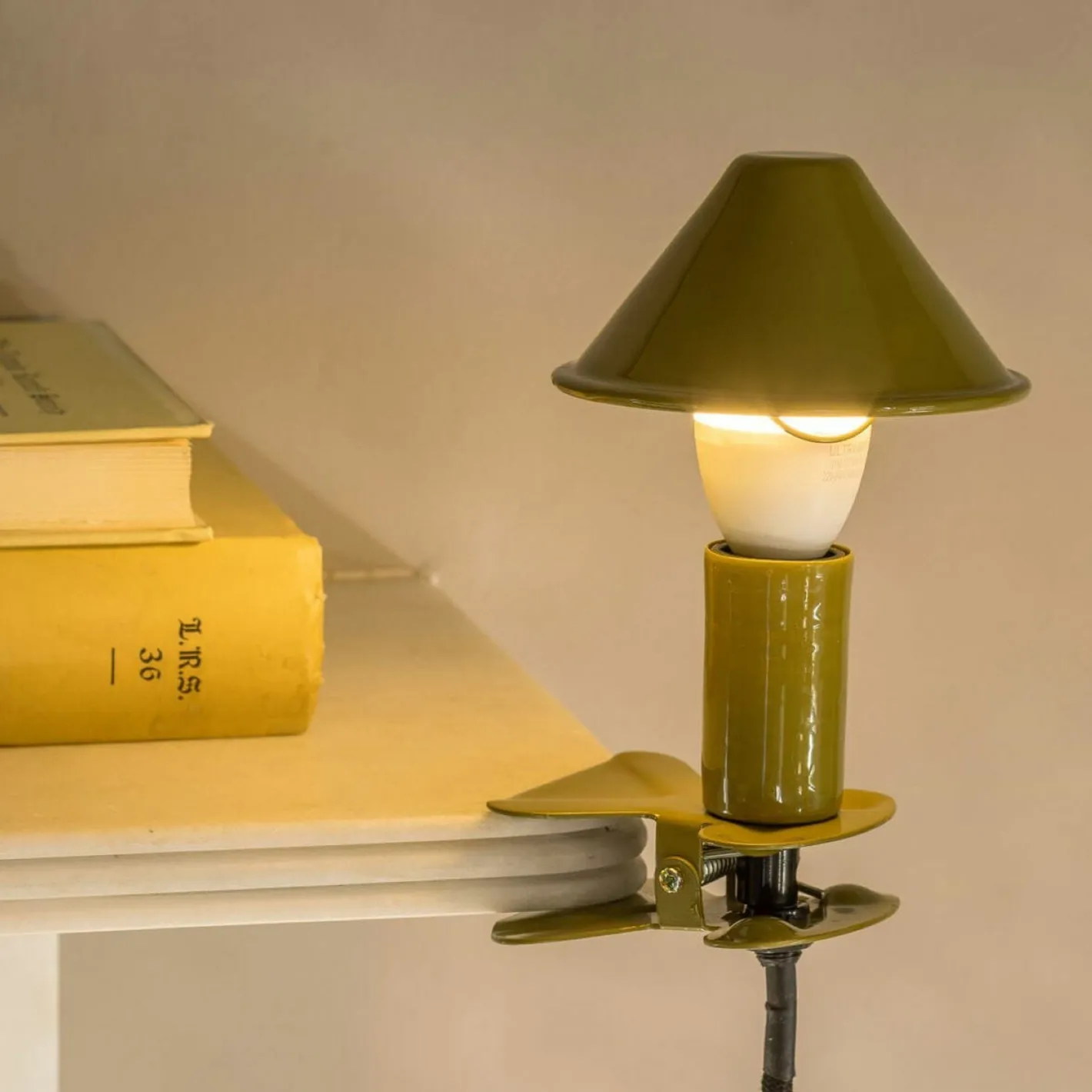 Graham & Green Table Lamps<Olive Enamel Mushroom Clip Lamp