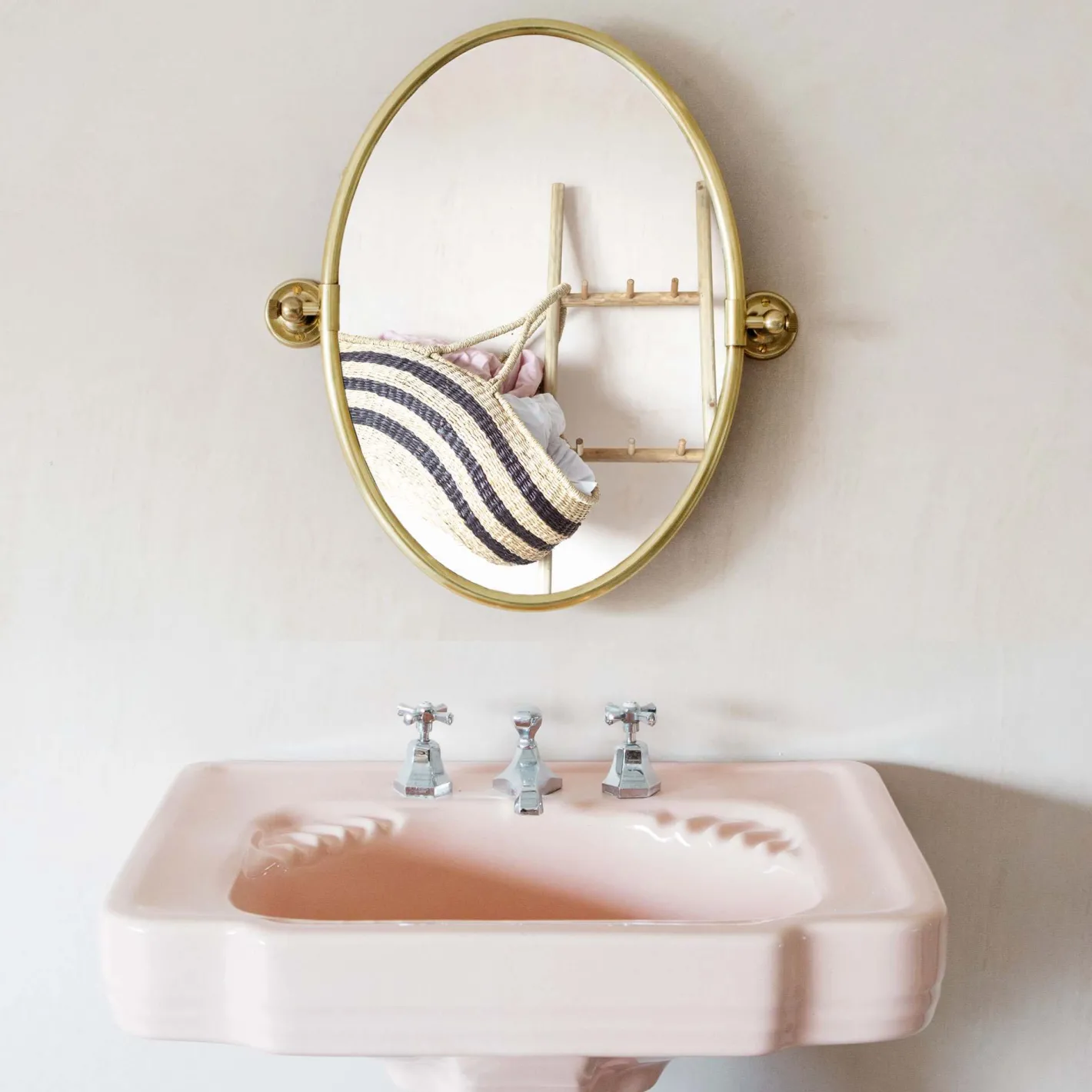 Graham & Green Bathroom Mirrors|Bathroom Mirrors<Otto Antique Gold Oval Tilting Mirror