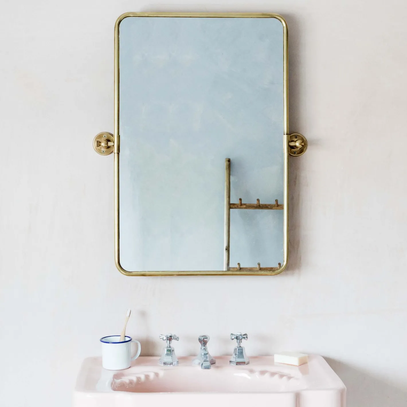 Graham & Green Bathroom Mirrors|Bathroom Mirrors<Otto Antique Gold Rectangular Tilting Mirror
