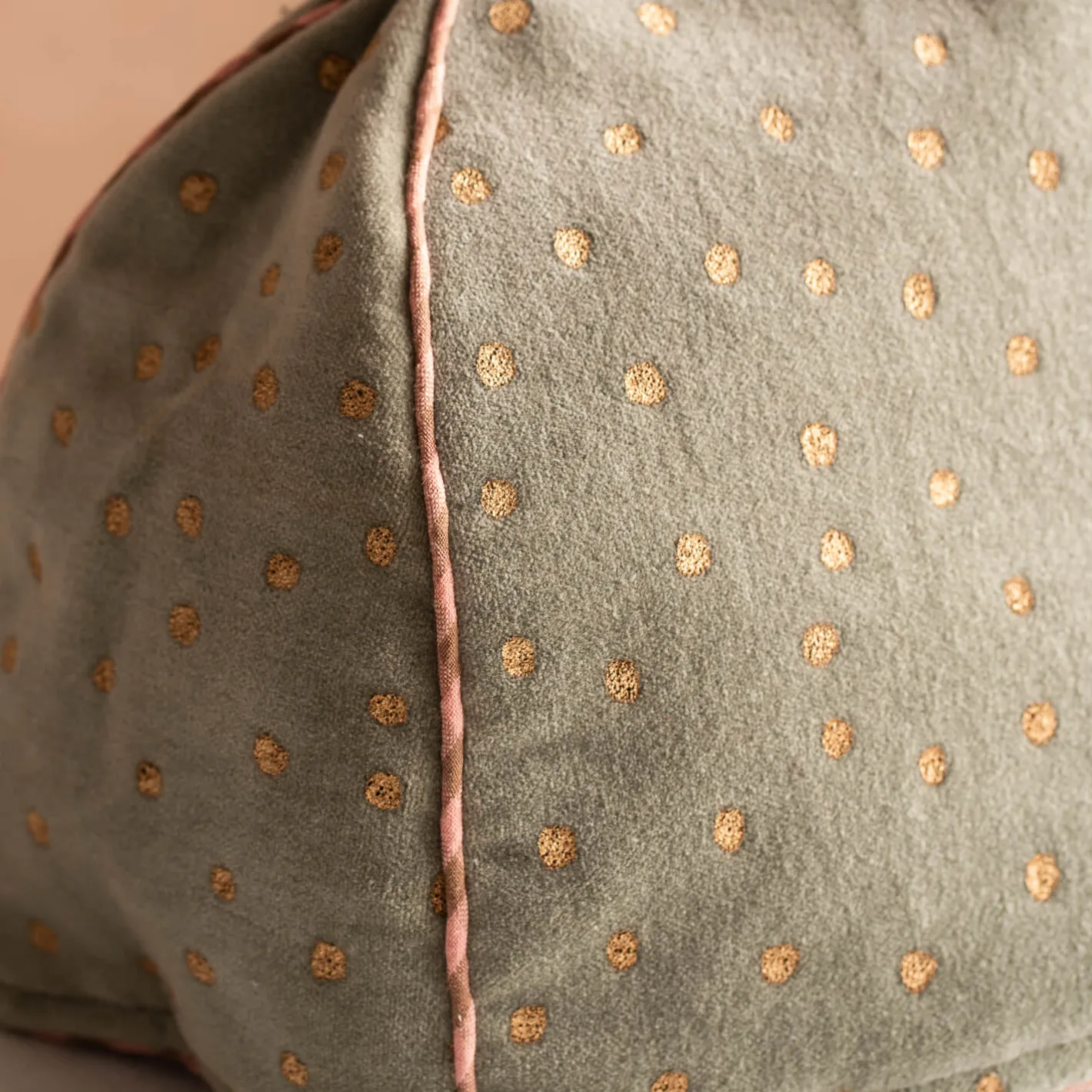 Graham & Green Kitchen Accessories<Pale Sage Velvet with Gold Dots Tea Cosy