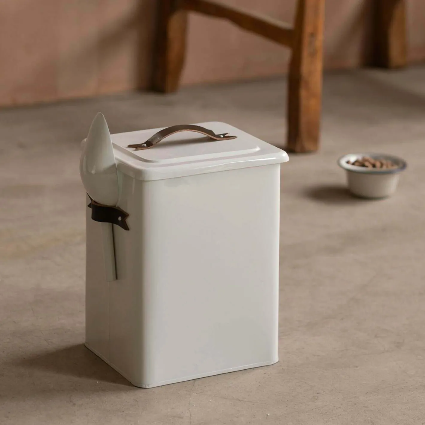 Graham & Green Household Storage<Pet Food Bin with Leather Handle - Medium