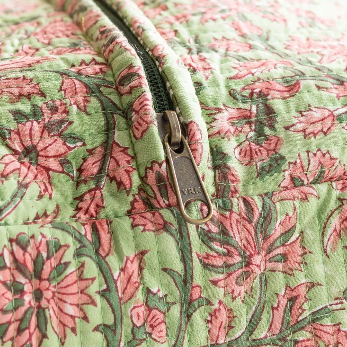 Graham & Green Bags<Pink & Green Floral Weekend Bag - Large