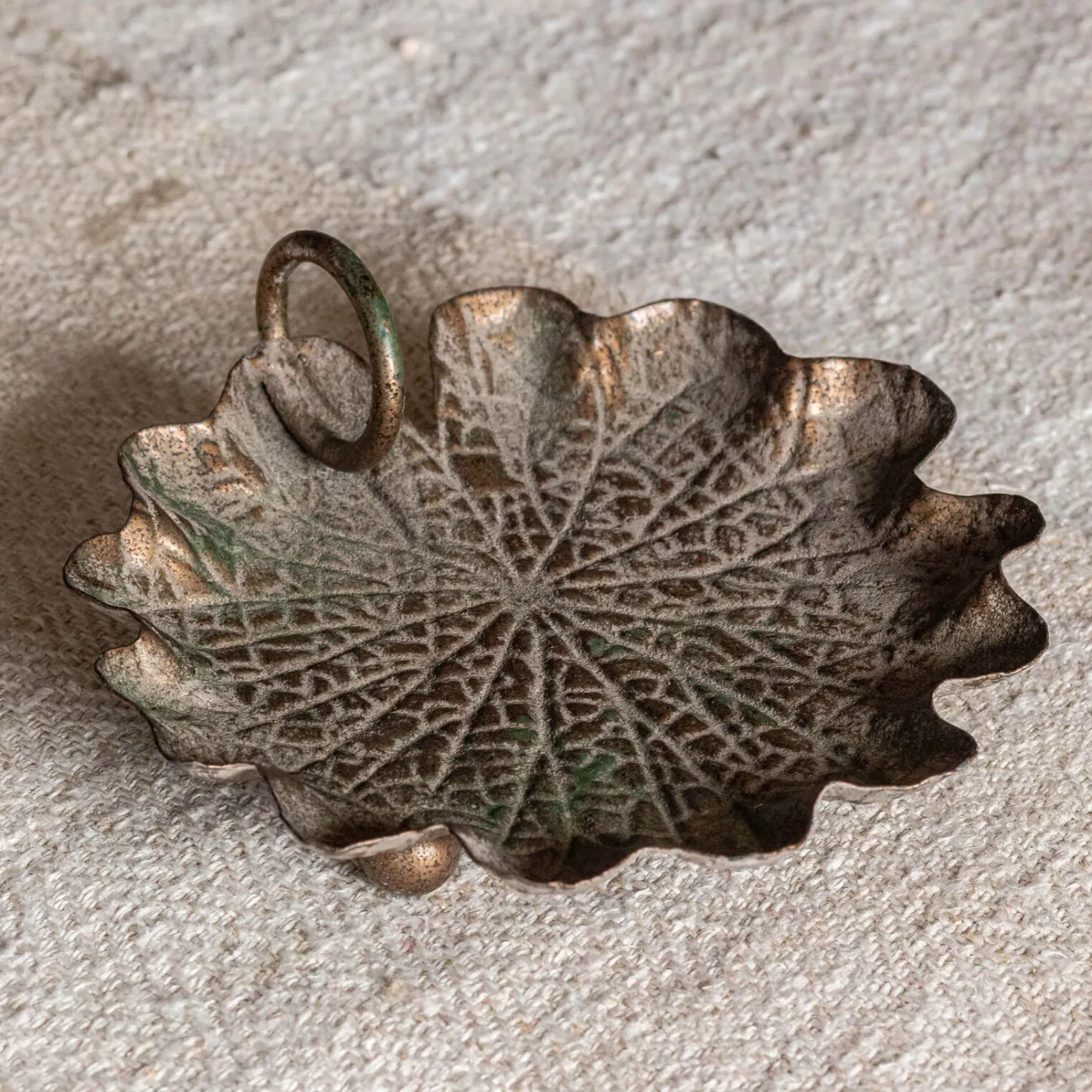 Graham & Green Candle Holders & Candles<Rustic Leaf Candle Holder