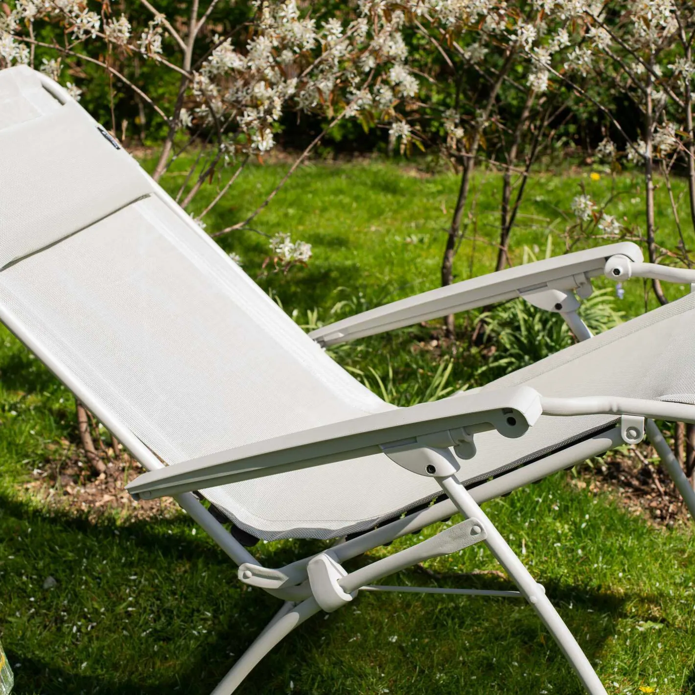 Graham & Green Garden Chairs & Sofas|Garden Chairs & Sofas<Seigle White Reclining Garden Chair