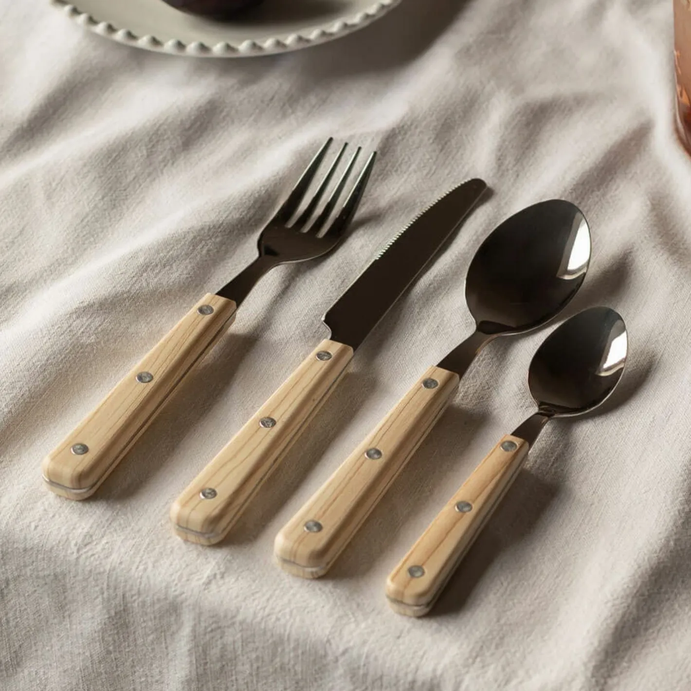 Graham & Green Tableware<Set of 16 Cutlery Set