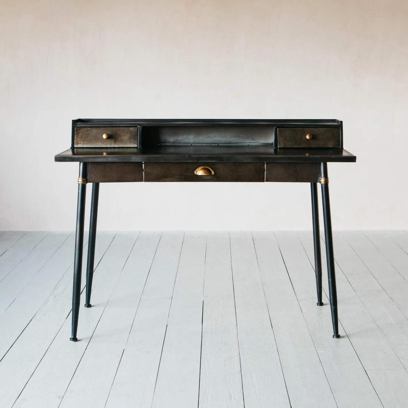 Graham & Green Desks<Sid Black Metal Desk