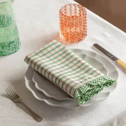 Graham & Green Table Cloths & Napkins|Table Cloths & Napkins<Sundae Green and Pink Frill Napkin