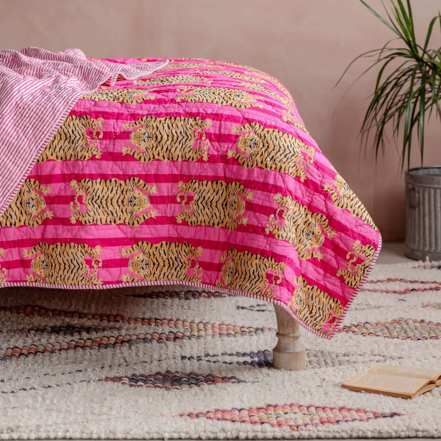 Graham & Green Quilts & Bedding<Tiger and Pink Stripe Reversible King Size Quilt
