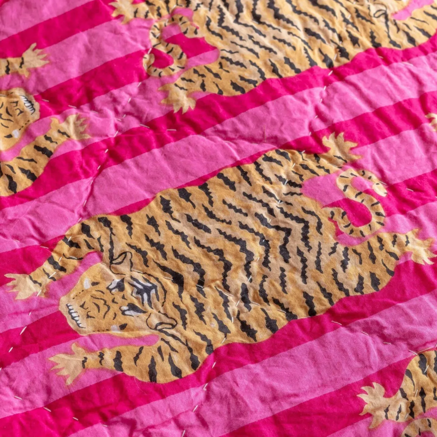 Graham & Green Quilts & Bedding<Tiger and Pink Stripe Reversible King Size Quilt