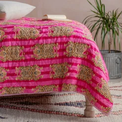 Graham & Green Quilts & Bedding<Tiger and Pink Stripe Reversible King Size Quilt