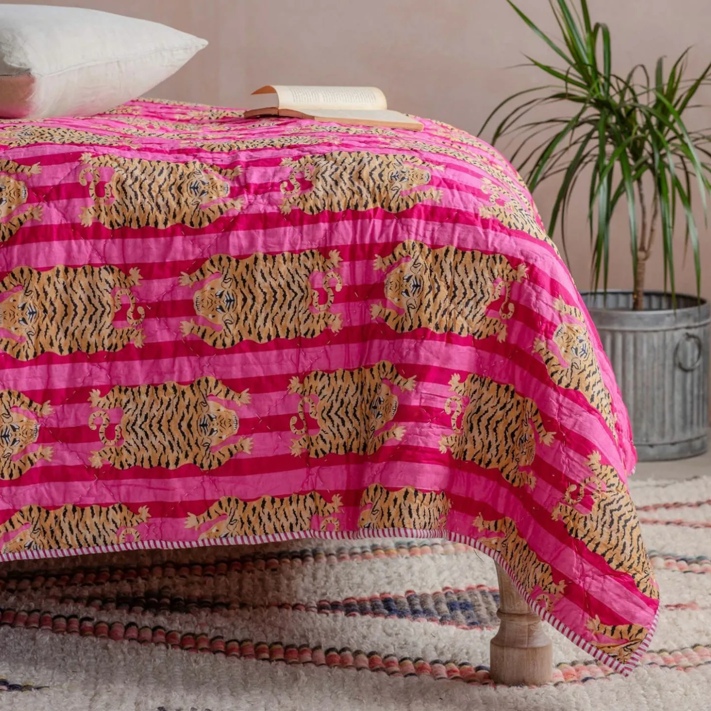 Graham & Green Quilts & Bedding<Tiger and Pink Stripe Reversible King Size Quilt