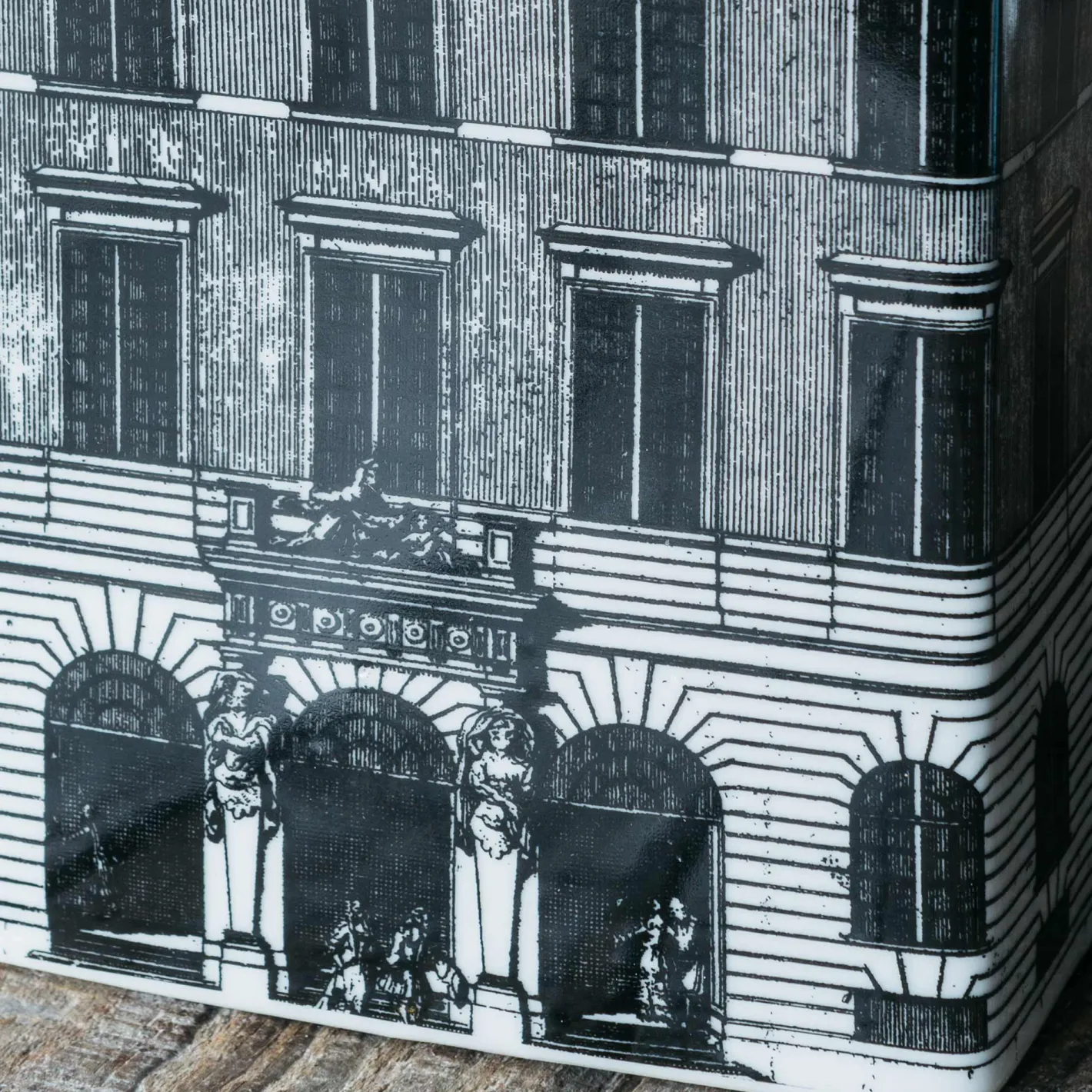 Graham & Green Decorative Accessories<Townhouse Window Tissue Box