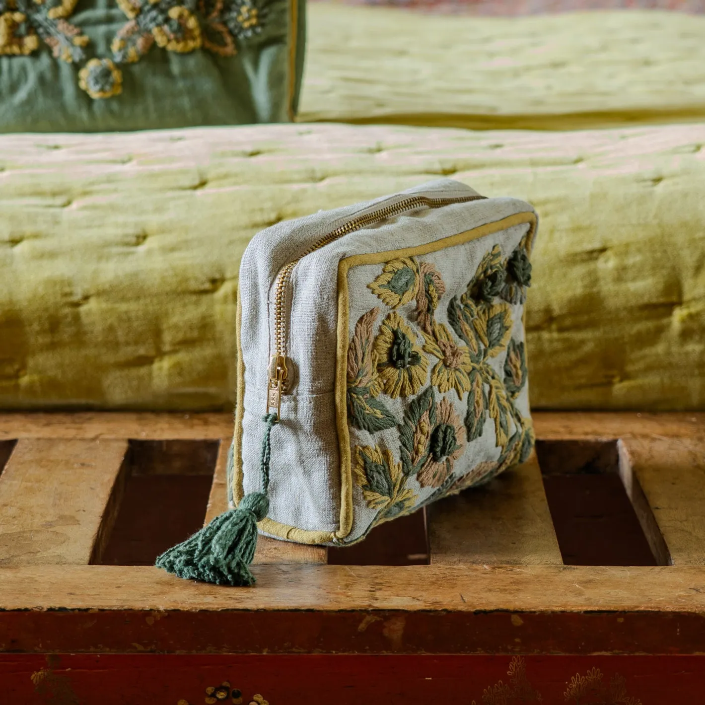 Graham & Green Wash Bags|Wash Bags<Viola Embroidered Linen Wash Bag