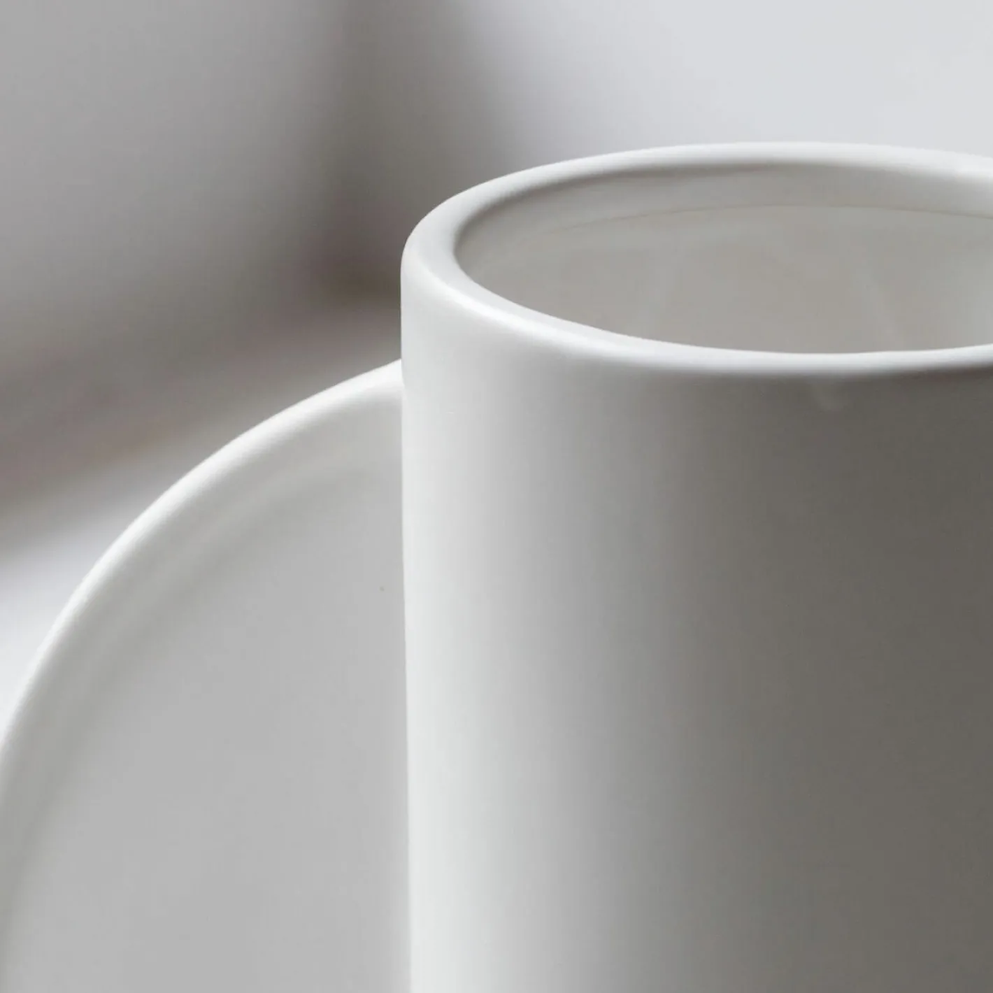 Graham & Green Outdoor Dining|Vases & Plant Pots<White Ceramic Watering Can Vase