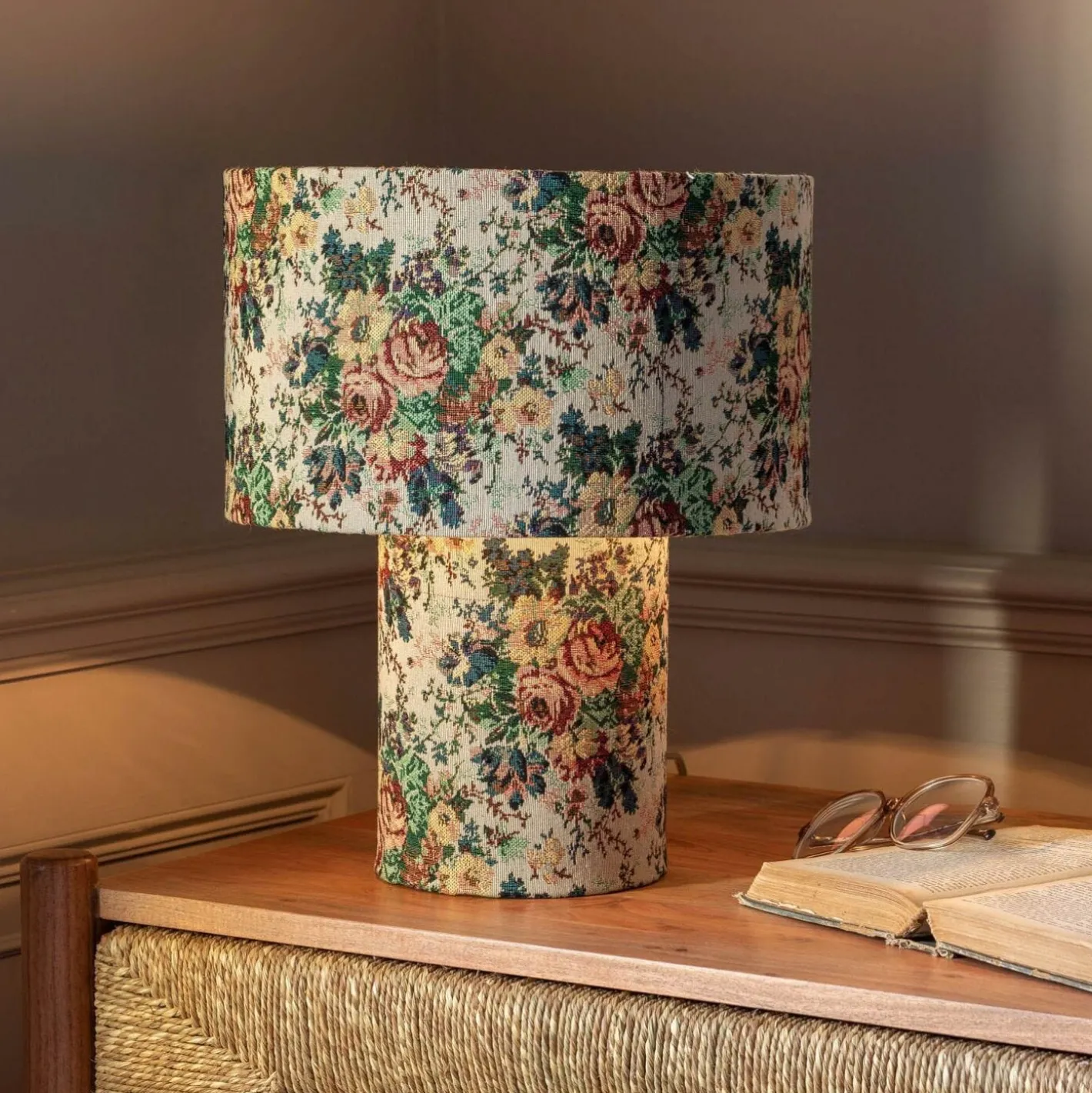 Graham & Green Table Lamps<White Floral Tapestry Table Lamp