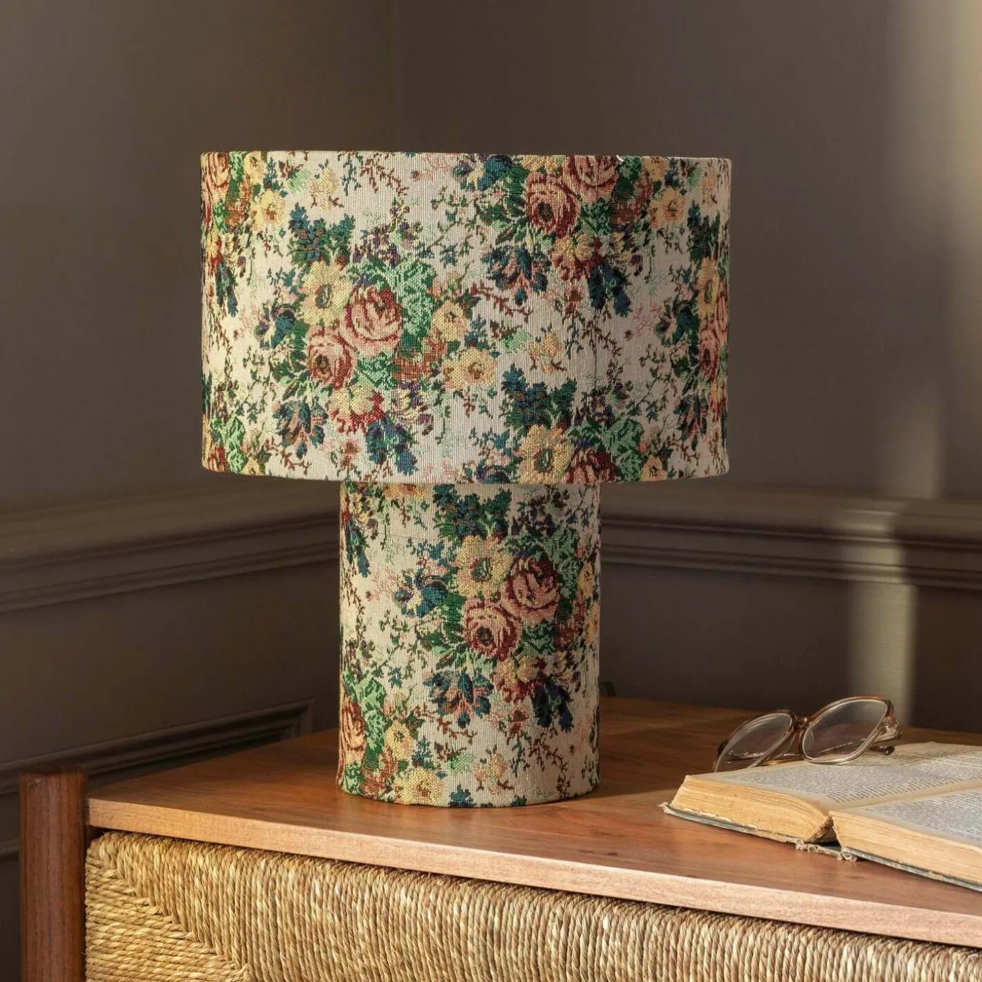 Graham & Green Table Lamps<White Floral Tapestry Table Lamp